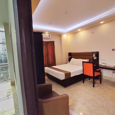 Hotel Gulshan Lake View ธากา ภายนอก รูปภาพ