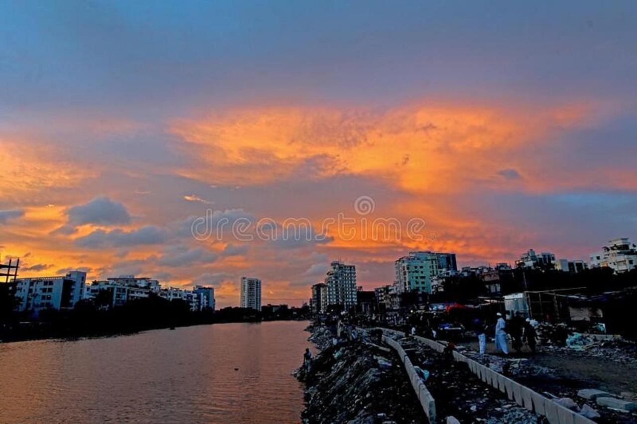 Hotel Gulshan Lake View ธากา ภายนอก รูปภาพ